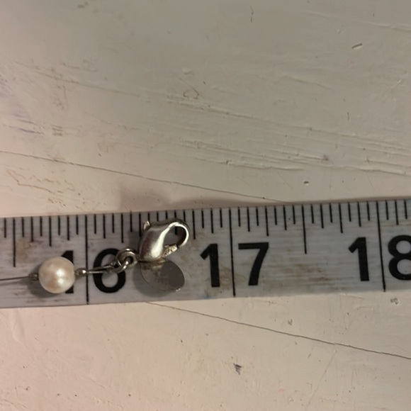 Vintage pre 2001 17” Carolee silver plated necklace w/15 white simulated pearls - Picture 10 of 12